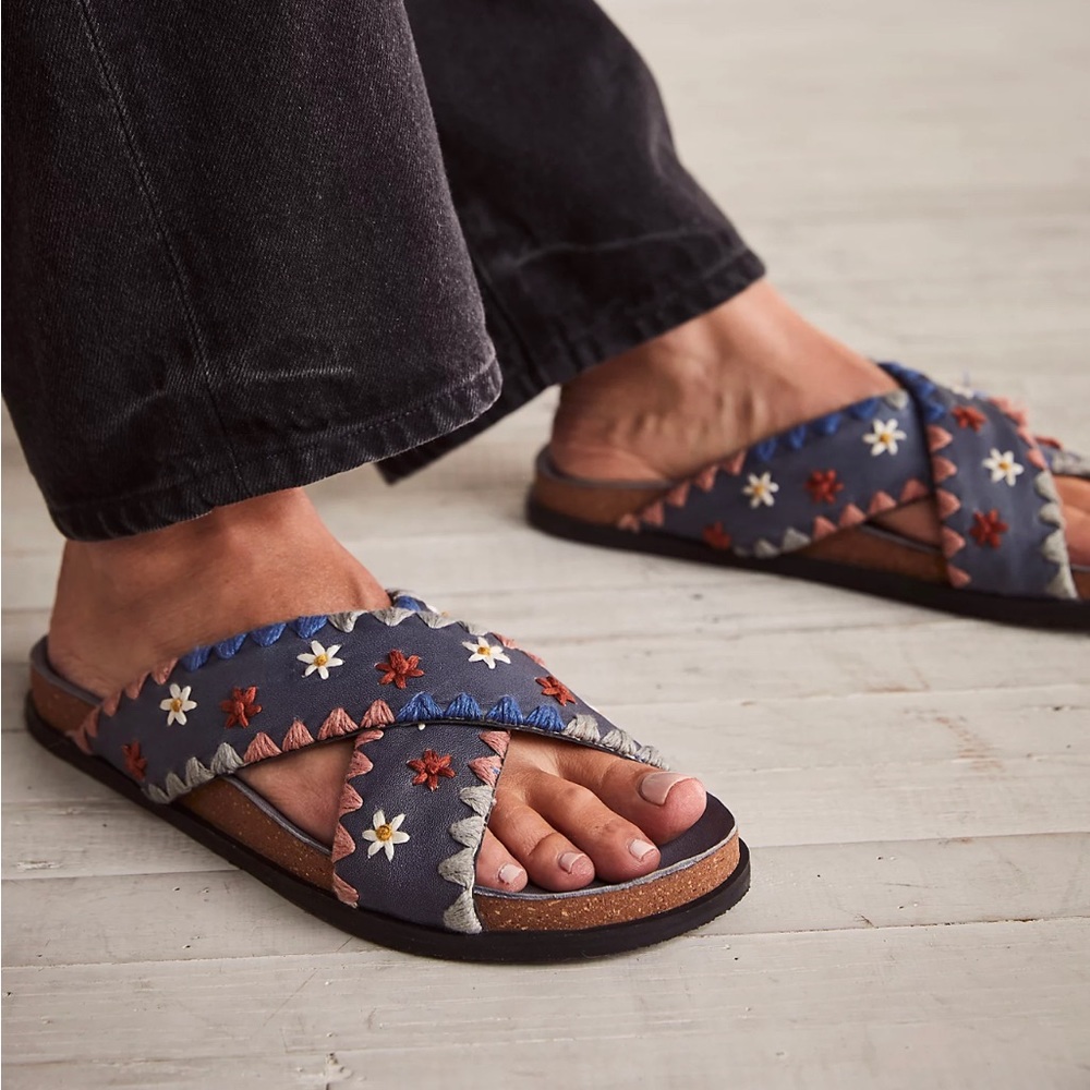 Free People Crisscross strap embroidered sandals w/cork footbed. Size 40 (8.5/9)